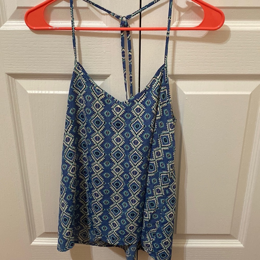 Cute Hollister top for summer